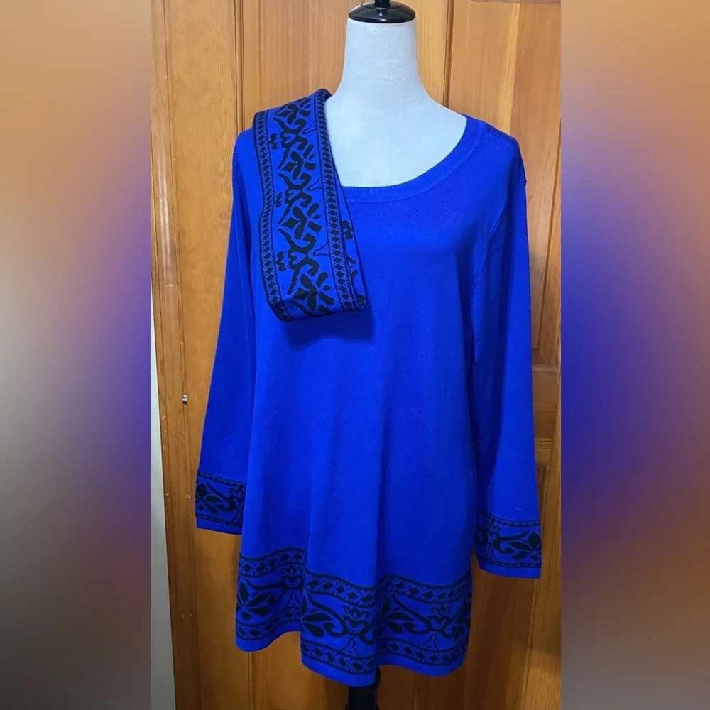 Avenue Pullover Sweater With Detachable Scarf